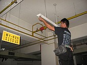 桃縣環保局補助社區更換節能燈具　省錢減碳績效可觀