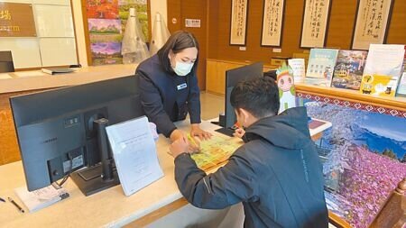 台中谷關、梨山等地區訂房率仍有5成至9成以上,當地旅宿觀光業者認為,在國旅低迷情況下,端午連假訂房率已算不錯。(李京昇攝)