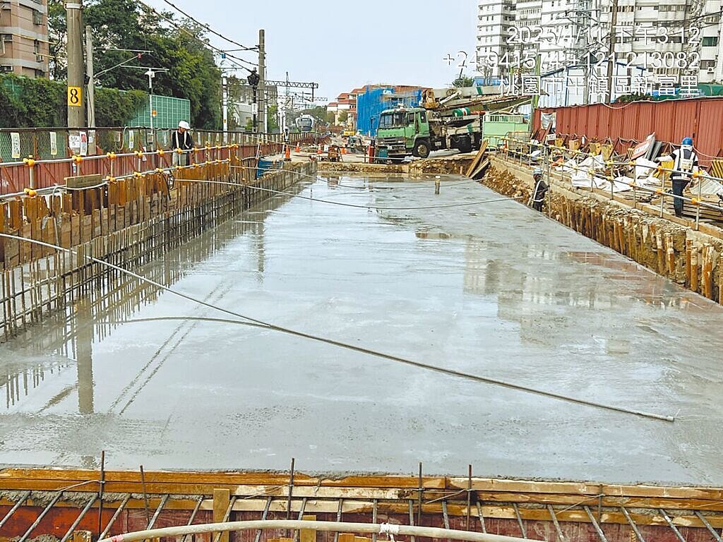 台鐵平鎮臨時車站正由交通部鐵道局辦理,2021年11月15日開工,預計2026年完工啟用。(捷運局提供/蔡依珍桃園傳真)