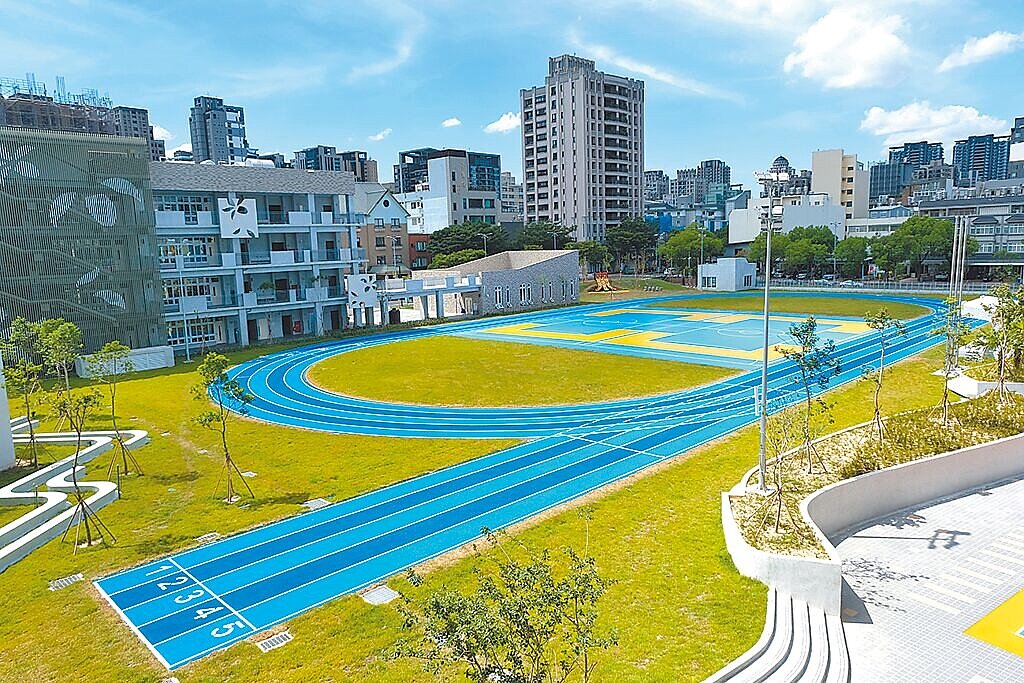 竹北市嘉豐國小是新竹縣第1所鑽石級綠建築校舍。（新竹縣府提供／邱立雅竹縣傳真）
