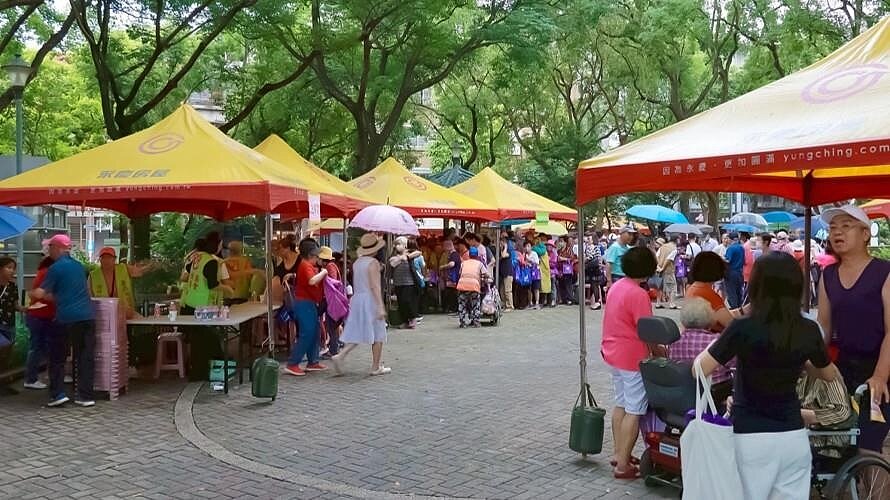 永慶房屋長期支援雅祥社區發展協會舉辦的活動，今年端午節也提供活動帳篷，與里民們共度端午節。