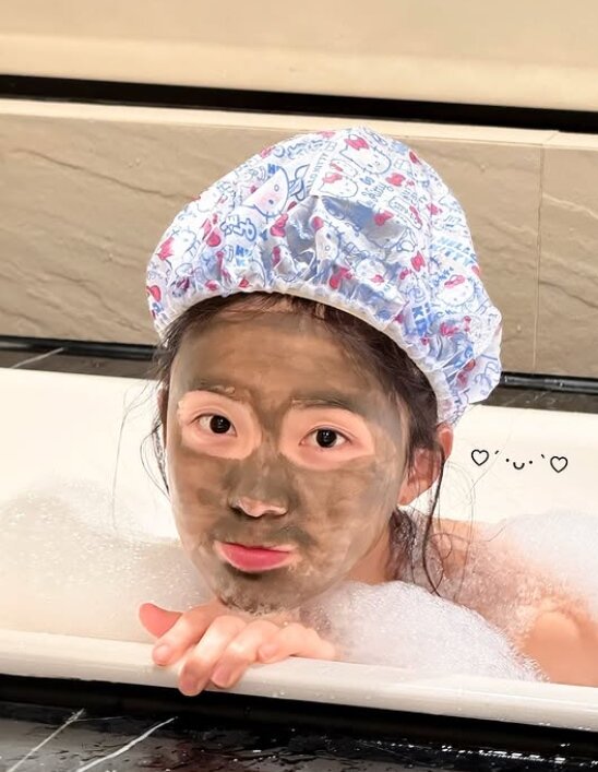 ▲▼李多慧泡澡。(圖/翻攝自Instagram/le_dahye)