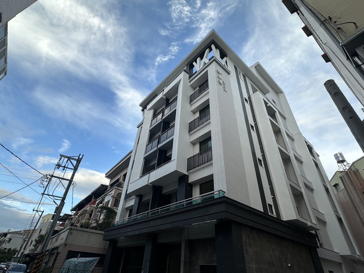 19人訂購建商鉅泓建設在嘉義市推出的「臻品舞」建案,建商延遲交屋失聯,形成爛尾樓。示意圖。記者魯永明/攝影