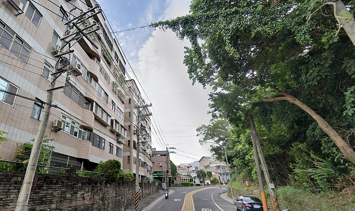 今年以來，新竹地區房市買氣偏弱，但也有賣方姿態仍硬、老華廈開價上千萬要賣。圖／google map
