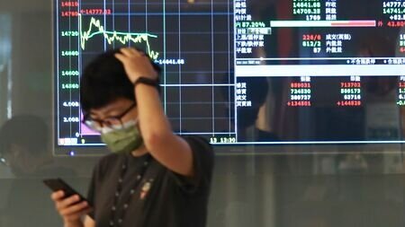 
證交所2日公布5月底總開戶人數再飆新高，達1,344萬8,452人，較4月底增加28,538人。其中，30歲以下新開戶數17,827人，占總新開戶數的62.47％，再次突破6成。 圖∕本報資料照片
