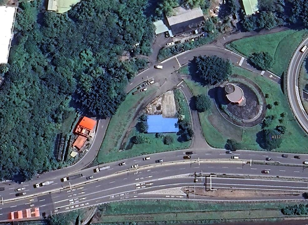 淡北道路遷移高壓電纜 7月起「封閉路段」曝光 淡北道路工區進行高壓電纜遷移及埋設作業,新工處將於6月4日起分兩階段施工並實施交維,提醒用路人配合改道。圖/新北市政府提供
