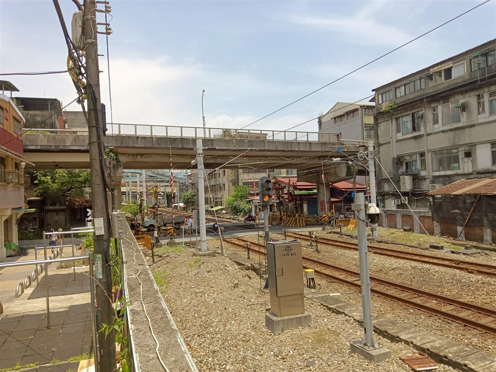 基市府爭取鐵路地下化並拆除跨越鐵軌的陸橋,把被軌道切割成零碎化的區塊縫合起來,以利推動都市更新及發展。記者邱瑞杰/攝影