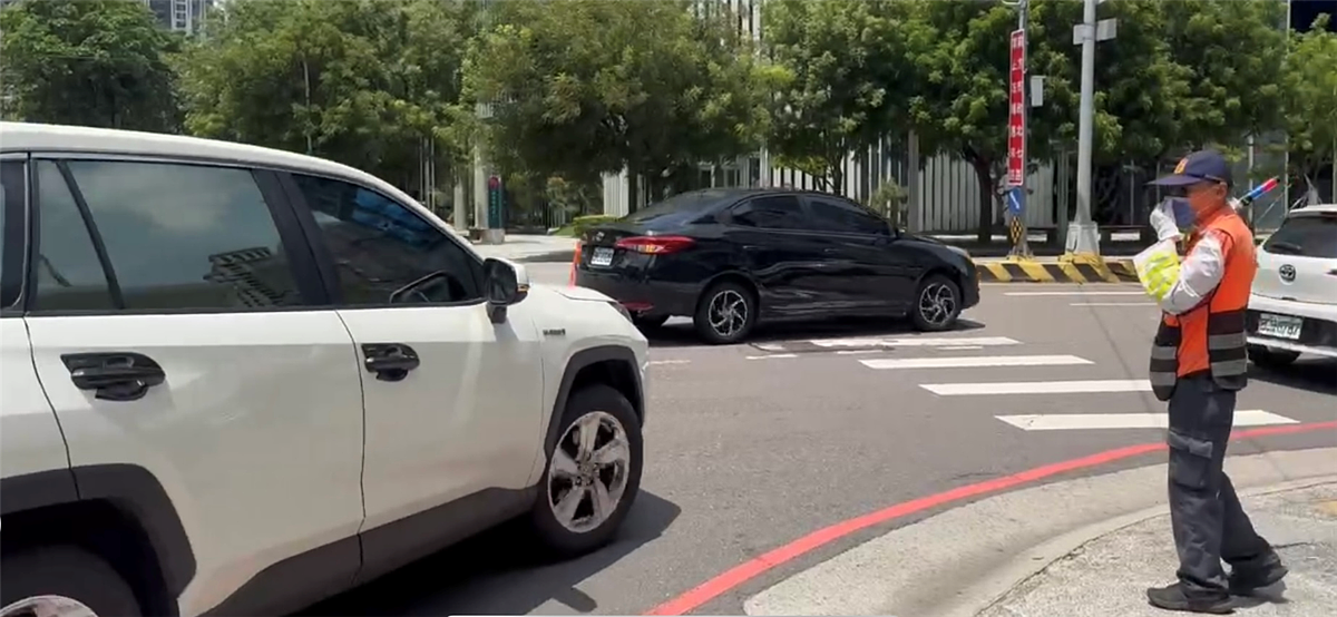 台中7期商圈推導流、優惠策略，有效紓解假日車潮。圖／台中市政府交通局提供