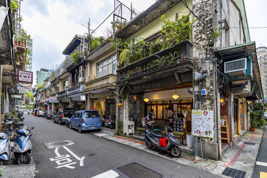 中山商圈赤峰街，巷弄開店用地糾紛近來鬧上新聞版面。