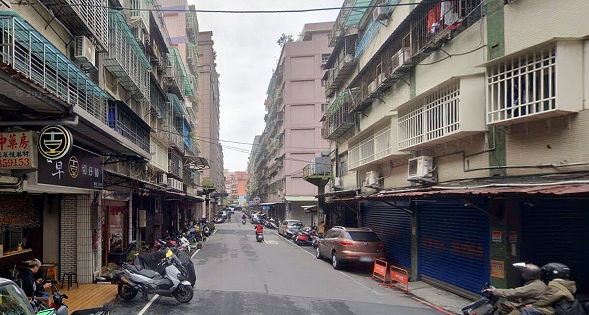 新北580專案計畫2處危險建築物社區正式公告招商,位於三重及土城,預計6月中旬舉辦招商說明會。圖/google map