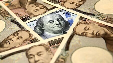 國銀建議,換匯想省錢除「隨時觀察外幣匯率走勢,逢低分批買進」,可抓緊各換匯優存專案時間,個別銀行也陸續推出網銀、App換匯優惠,可幫自己賺上一筆有感的旅費。圖∕本報資料照片