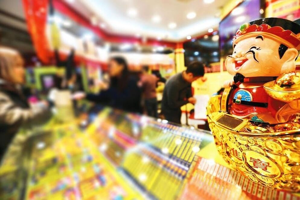 威力彩9日開獎彩金達10億元,預計將掀起買氣,命理師楊登嵙分享民俗招財方式。圖/本報資料照片