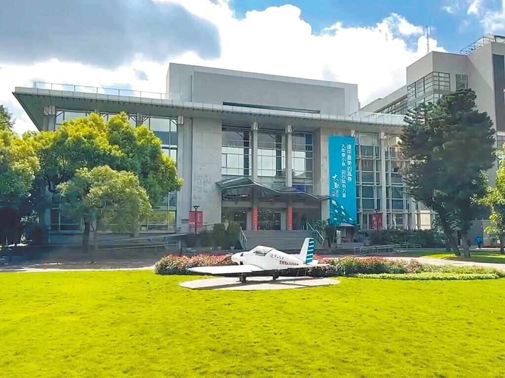 逢甲大學機電系畢業典禮,因家長現場互槓而取消,校方擬於6月下旬補辦。圖/民眾提供