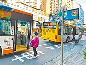 北市公車肇事增4倍　議員促推自駕