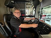 職人精神！台中公車駕駛17:00睡、03:00起　為你準時發首班車