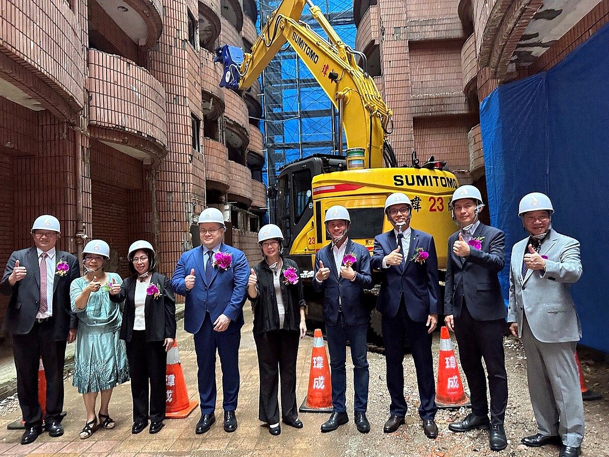 力霸皇家社區海砂屋都更拆除。圖/台北市都更處提供