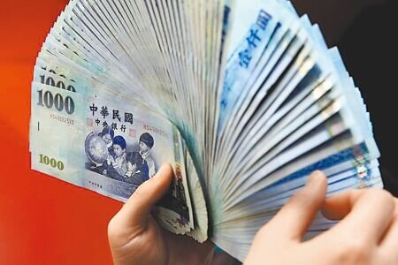 全球貿易局勢動盪不安,使金融市場與退休資產受影響,國內外退休基金同步承壓。圖∕本報資料照片