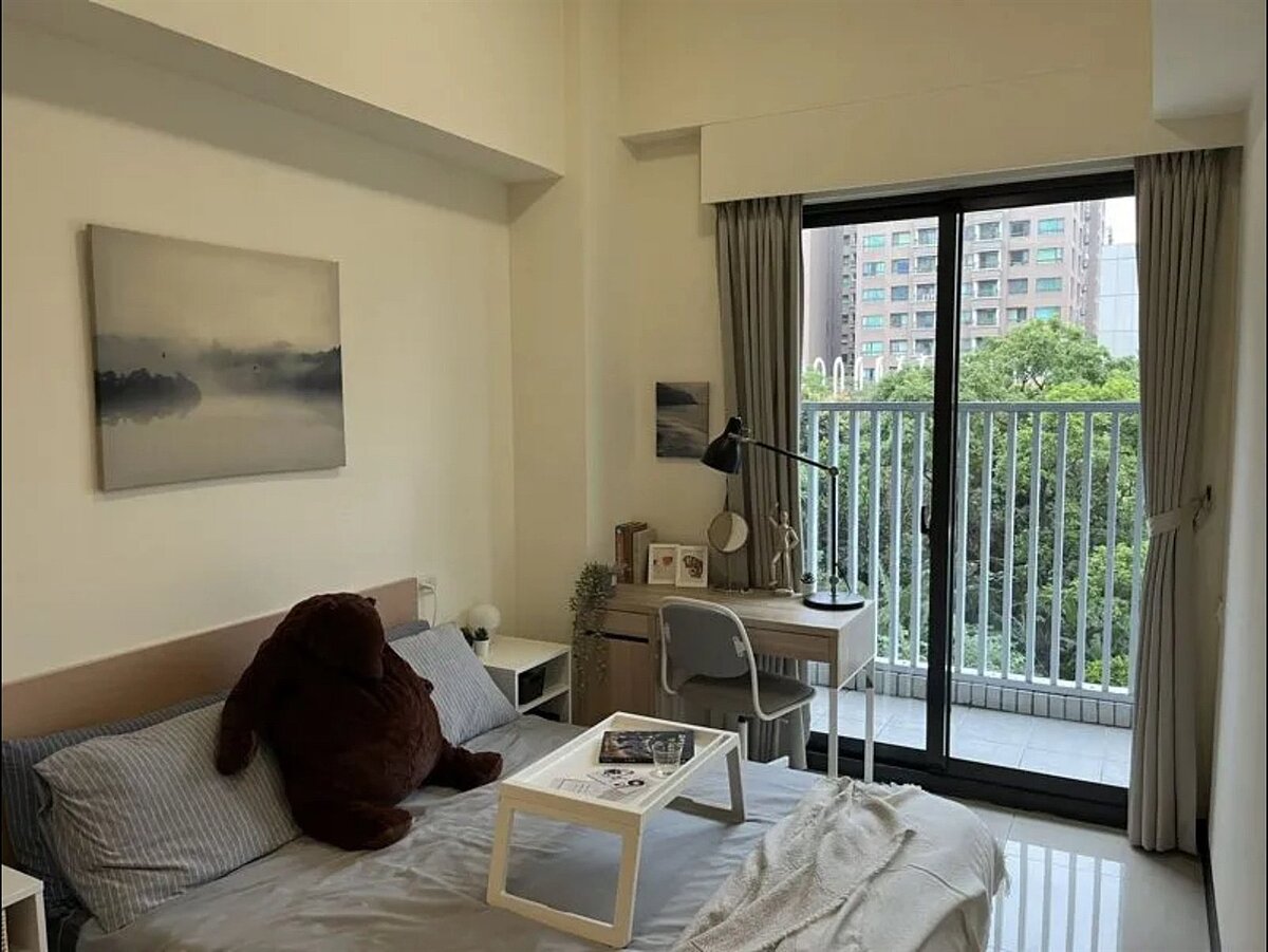 今年6月完工的新北三峽國光二期社宅,是規模達921戶的大型社區,首度將「育有2名以上未成年子女家庭」納入社宅優先戶,並匡列10%名額,約92戶供其申請。圖/新北市政府提供