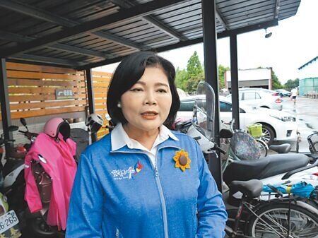 
中央擴大租金補貼專案計畫，要求地方政府自籌10％，雲林縣長張麗善16日表示租金補貼是中央提出的，現在卻要轉嫁給地方政府，這絕不是一個政府應該有的作為。（張朝欣攝）
