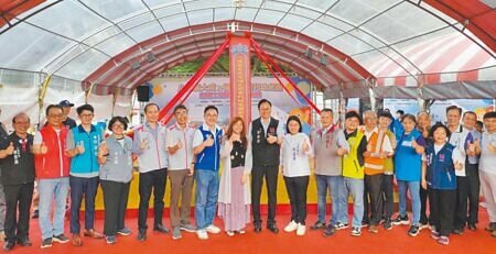 桃園市八德區人口成長快速,市府斥資近3億元同時興建大成及福元非營利幼兒園,16日舉行動土儀式,預計2027年上半年完工,照顧逐年增加的學區幼兒。(蔡依珍攝)