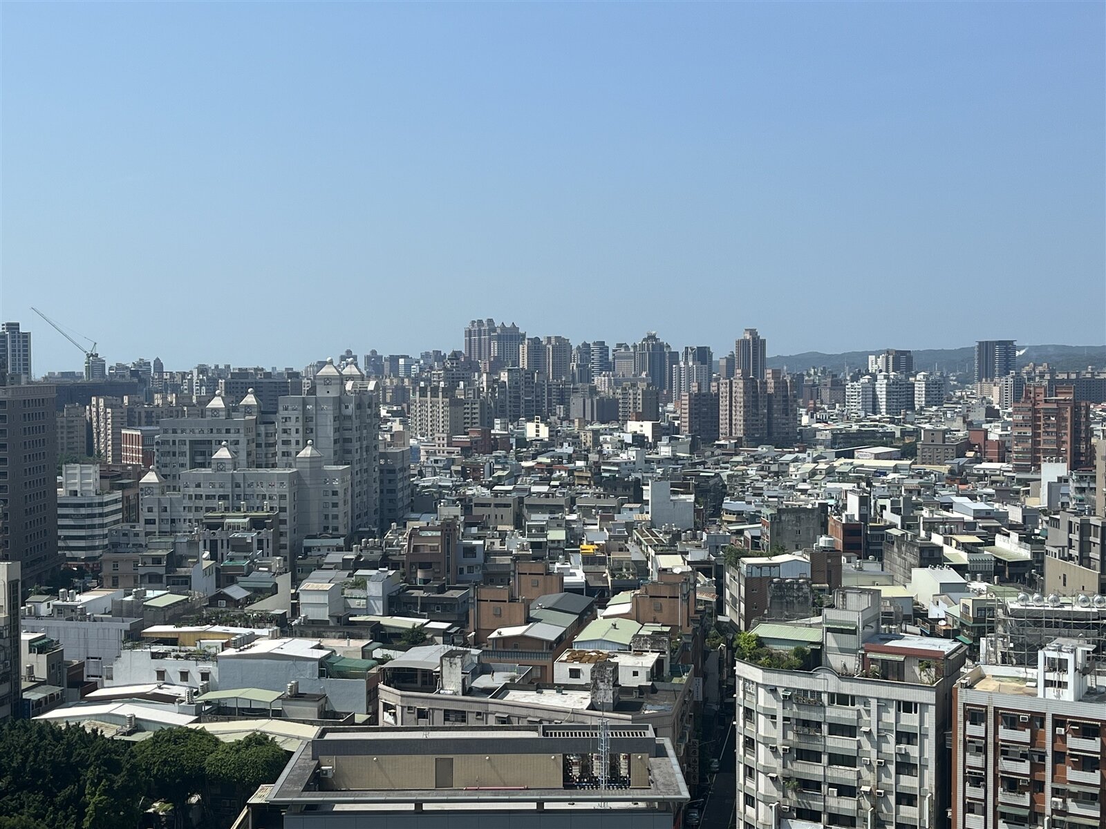 桃園市政府修訂公寓大廈輔導管理自治條例,明訂每月管理費須撥5%做社區公安基金,專款專用,辦法最快年底上路。本報資料照片