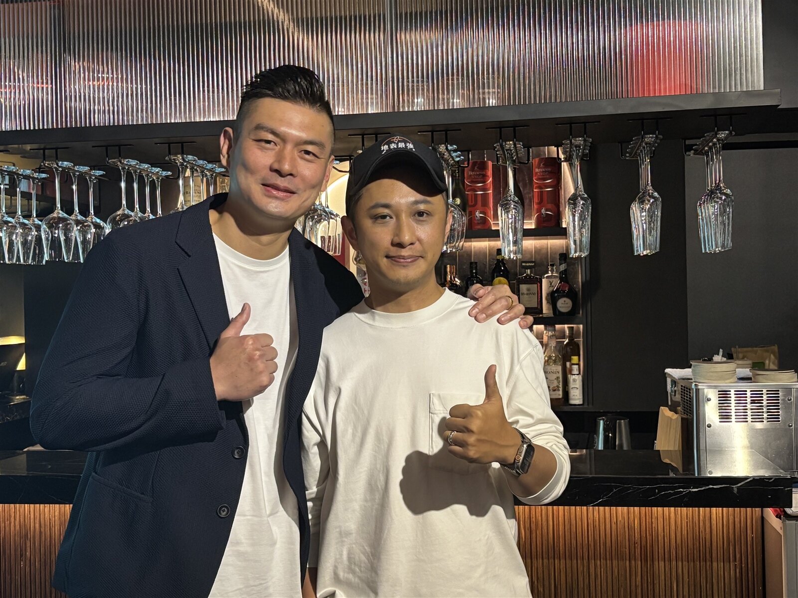 橘焱胡同董事長吳念忠(左)與總經理楊哲瑋正式啟動多品牌成長引擎。記者嚴雅芳/攝影