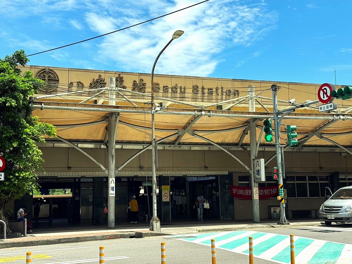 基隆「暖暖區」火車半小時即可抵達汐止，加上房價比雙北市區便宜不只一半，吸引雙北人口移入。圖／永慶房產集團提供