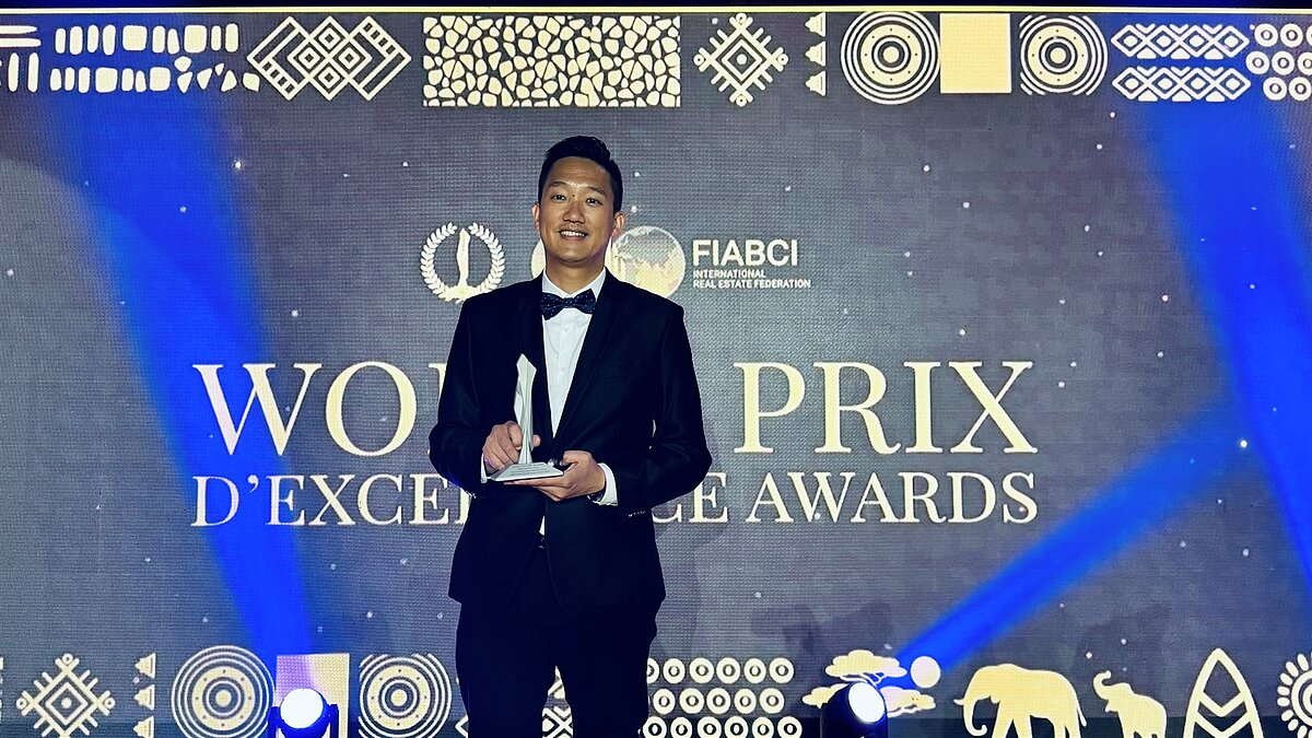 新北捷運局主秘涂貫迪代表受獎。圖/新北捷運局提供