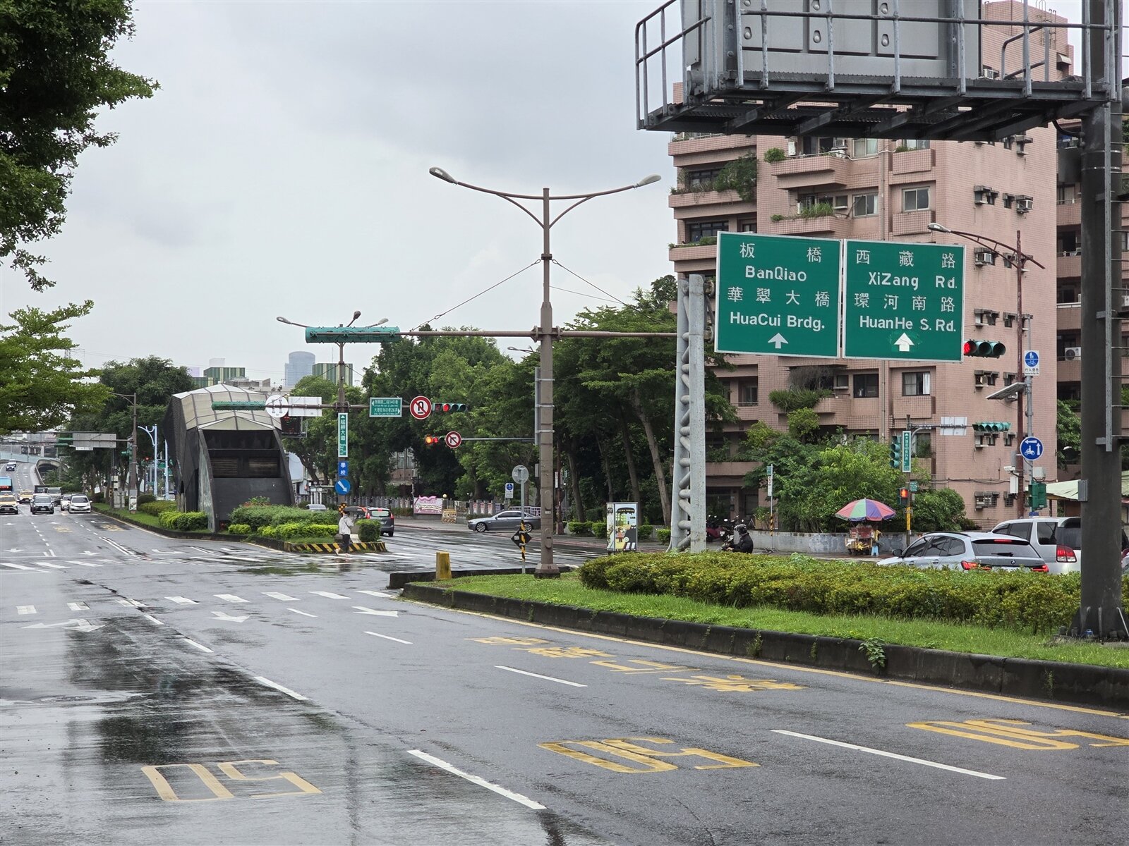 華翠大橋是台北市萬華區往返新北市板橋區的重要橋梁。記者邱書昱／攝影 