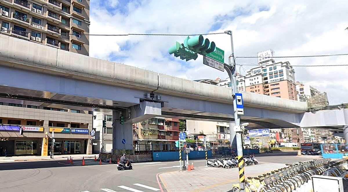 台北捷運「熱門線」3字頭可買房 超吸睛房價、租金區域曝光! 頂埔站為板南線末站,房價與租金都較為親民,甚至該區域目前以單價3字頭還可以買到中古屋,也吸引不少剛需客到此購屋。圖/google map