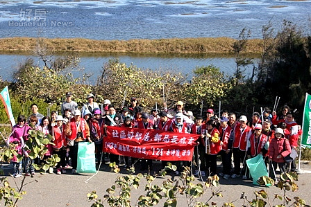 嘉郵關愛社區,鰲鼓賞鳥淨灘受好評。