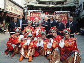 走春嘉市城隍廟「馬上發財」　2萬個限量發財金