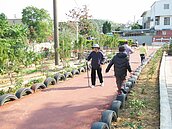 志工拚半年　楊梅荒地變公園