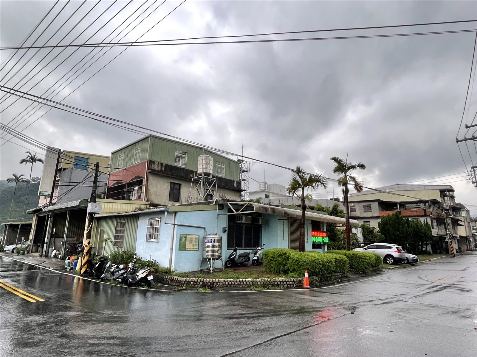 新竹林男出售鄉下老家透天厝房屋，土地增值稅竟高達180萬餘元，決定用掉一生一次的自用住宅用地優惠權利，但卻因未於期限內補提申請，依法不得再適用。示意圖，非當事住宅。記者黃羿馨／攝影 