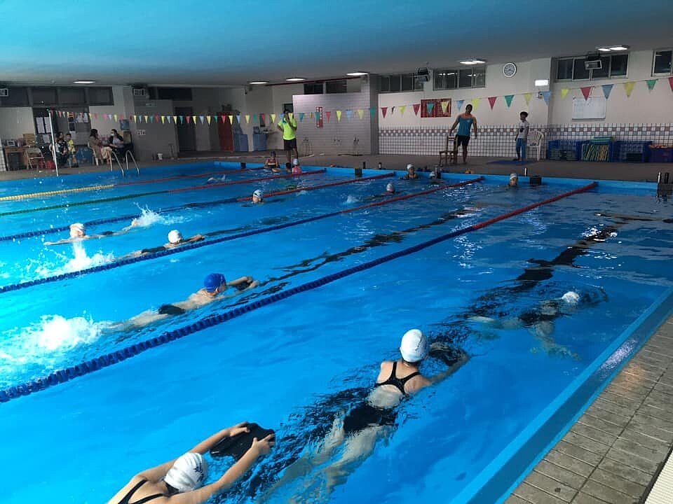 彰化縣大多數鄉沒公私立游泳池,大多數學校沒游泳池,極少數有游泳池的學校推動全校學生都要學習游泳。圖/媽厝國小提供