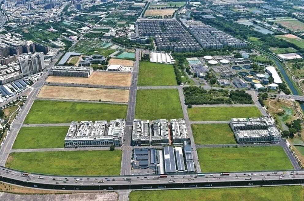 高市小港區大林蒲聚落將遷移至高雄機場北側,高市都發局公布草案,預計增加2.82公頃商業區。圖/高市都發局提供