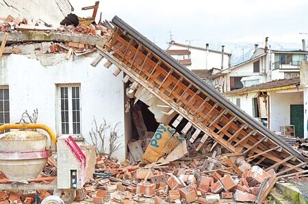 國人針對住宅火災險及地震險投保意識待加強,金管會保險局副局長陳清源指出,截至今年4月底,兩者投保率都是38.89%。圖∕pixabay
