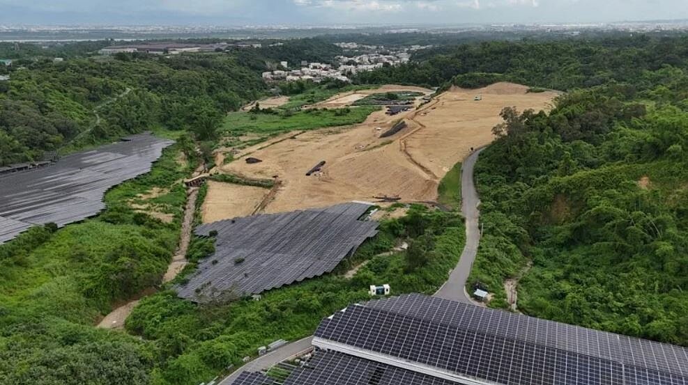 高雄大樹和山里光電案場的開發現況衍生土石流隱憂,高雄市府表態,開發涉及不可開發區並造成大面積地表裸露,屬重大違規,將移送地檢署偵辦。記者劉學聖/攝影