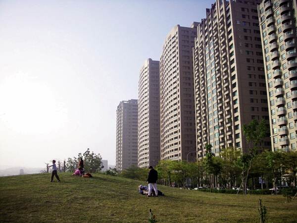 鳳山區人口快速成長,將來房市需求量將增加,房市有上漲的機會。(圖/好房圈資料圖片)