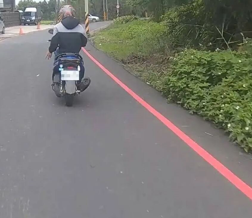 桃園市環保局7月起針對6大類破壞環境衛生的行為將加重罰則,包含亂丟菸蒂、亂丟垃圾、毛小孩大便未清等,一次最高裁罰6000元。圖/桃園市環保局提供