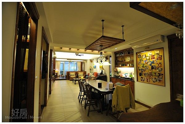 
5.長形的空間，規劃為餐廳、客廳與起居間。