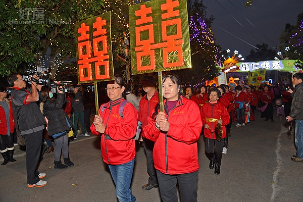 台灣燈會首場祈福踩街 里仁燈區登場