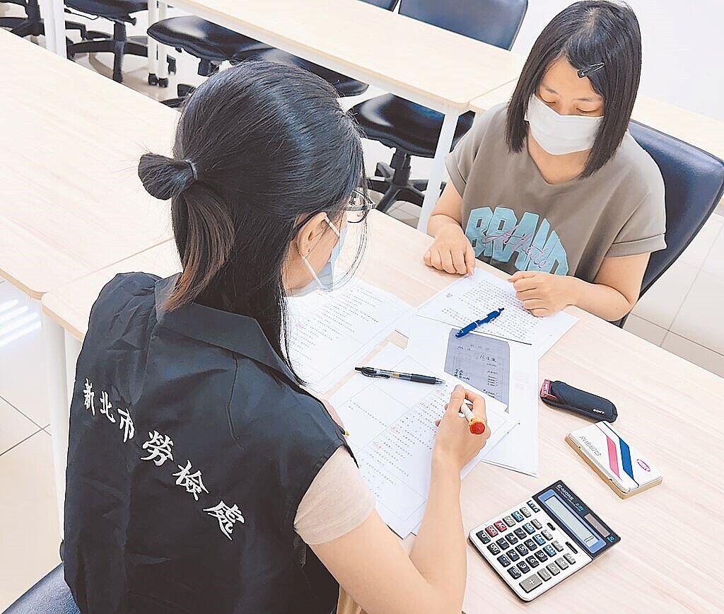 新北市勞工局公布今年第3波違法雇主名單,總計開罰340家業者,總罰鍰金額達1688萬9000元。新聞示意圖/新北市勞工局提供