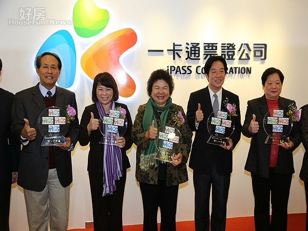 年底前持「一卡通」搭公車 基本票價免費