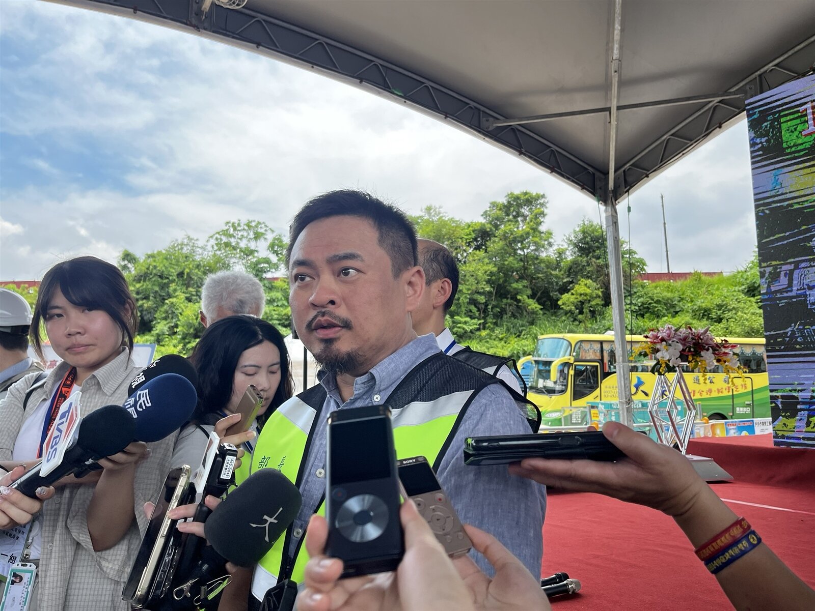 勞動部長洪申翰表示，防治熱危害若複查抽檢還是不合格，將開罰3萬到30萬罰款。記者歐芯萌／攝影 
