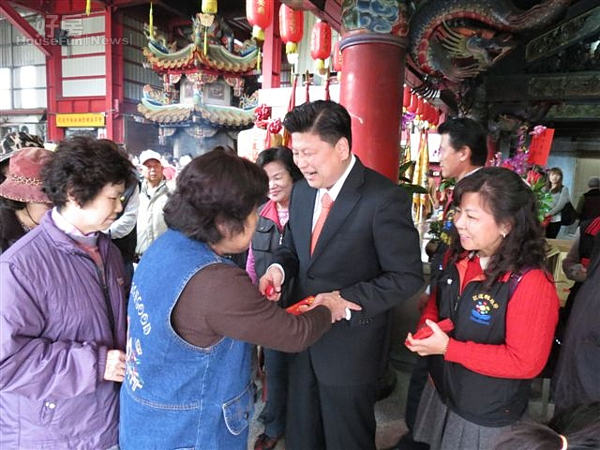 傅崐萁發放福袋:太平洋燈會帶動六期重劃區商機