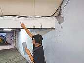 高市38年大廈梁柱崩裂　住戶怕怕