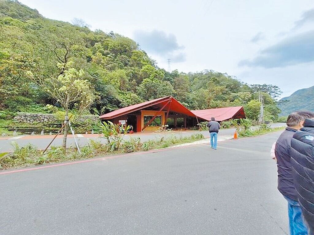 基隆市蕭姓男子經營酒店致富，豪氣買下新北市瑞芳區猴硐車站周邊超過8萬坪土地，死後因債務問題，子女拋棄繼承，500萬元遺產稅遭移送行政執行署宜蘭分署執行。（宜蘭分署提供／徐佑昇基隆傳真）