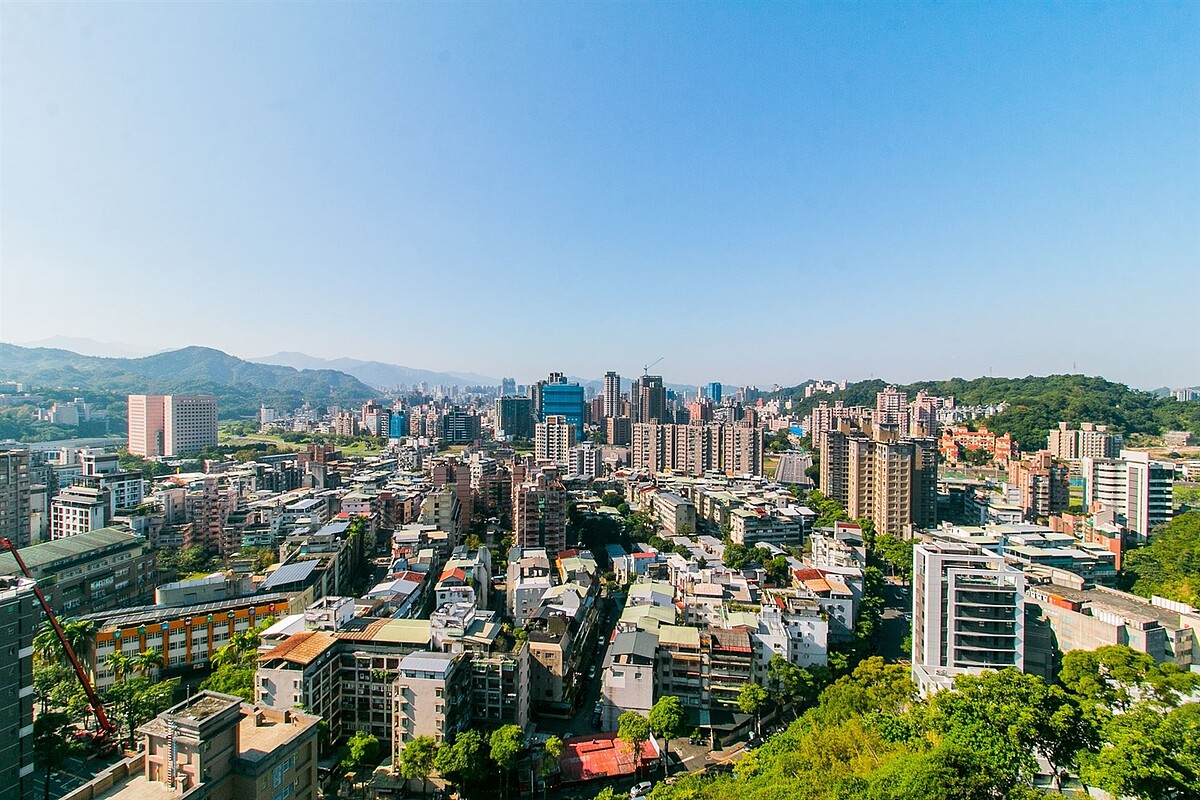 永慶房產集團表示,因全球貿易局勢充滿不確定性,購屋態度趨保守,6月全台房市交易量未回溫,與5月持平。示意圖/永慶房產集團提供