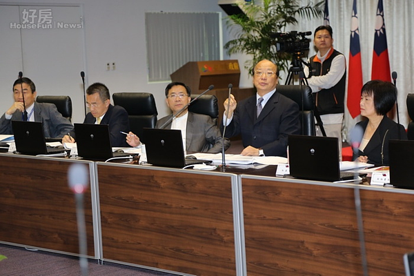 外界指臺灣塔有弊端 胡市長指示政風處調查,如不法將送檢調。